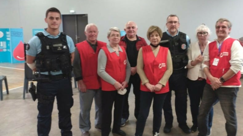 Les gendarmes donnent l'exemple
