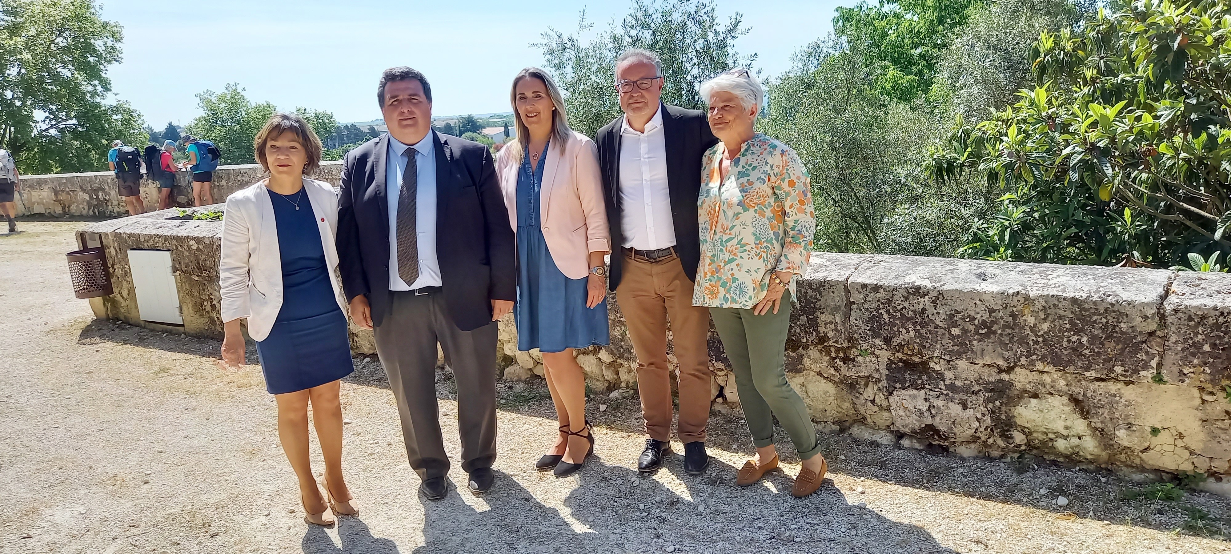 David Taupiac et Carole Rolando entourés de Murielle Abadie, vice-présidente de la Région Occitanie, Philippe Dupouy, Président du Conseil Départemental, et Gisèle Biémouret, députée.