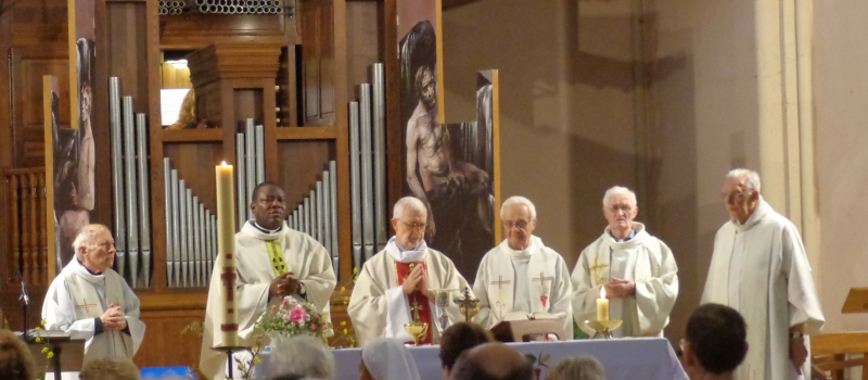 Une messe solennelle a été célébrée à la Sainte Quitterie pour fêter les 700 ans de la Bastide