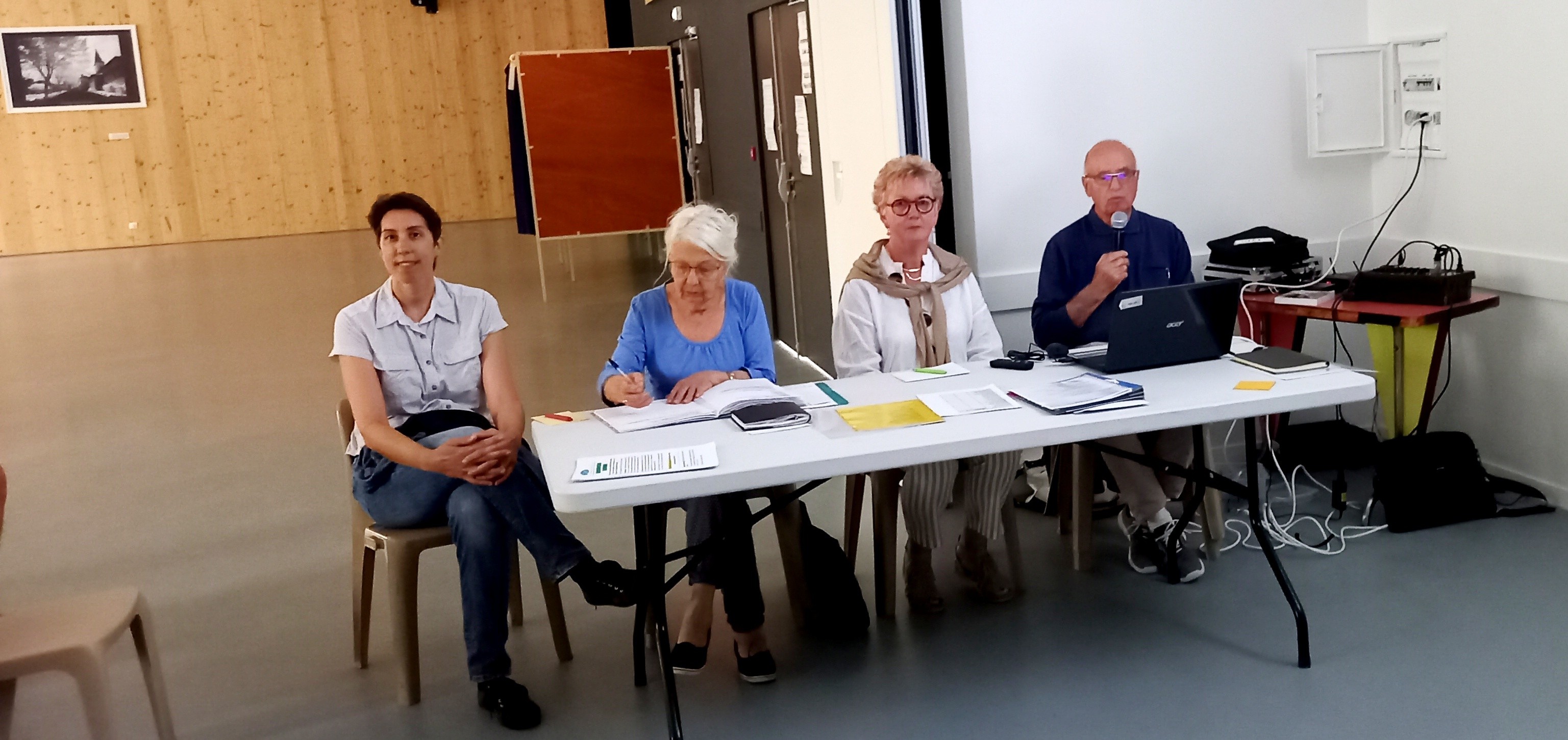 Lydie Toison, Arlette Bros, Chantal Veillard et Gilbert Ulian lors de l'AG de l'ASPAD