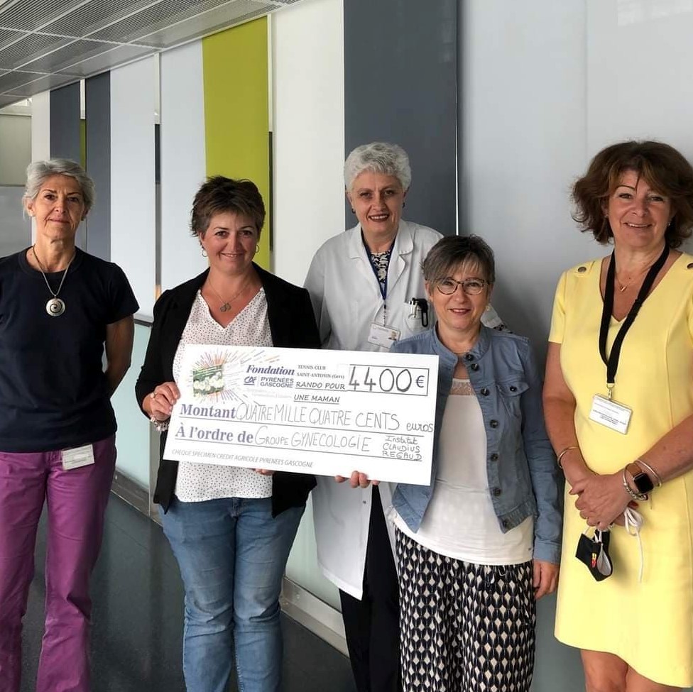 photo remise du don.jpg