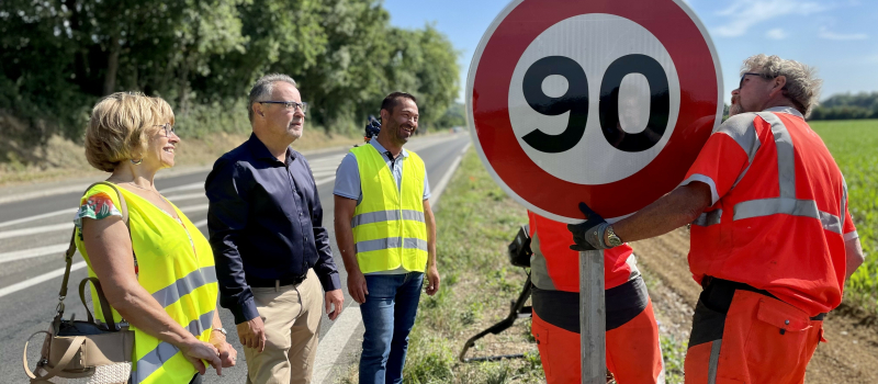 Le premier panneau 90 km/h vient d'être installé sur la RD 632 à Lombez