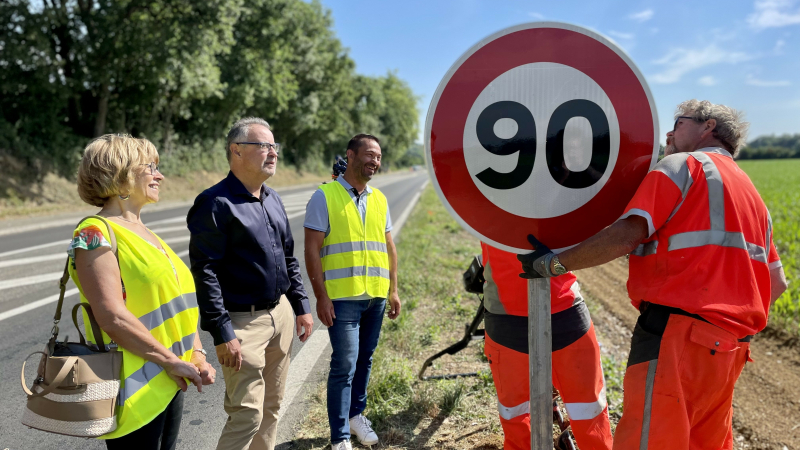 Le premier panneau 90 km/h vient d'être installé sur la RD 632 à Lombez
