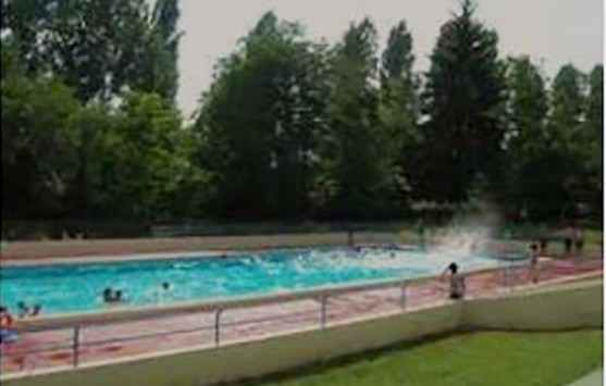 piscine lombez.JPG