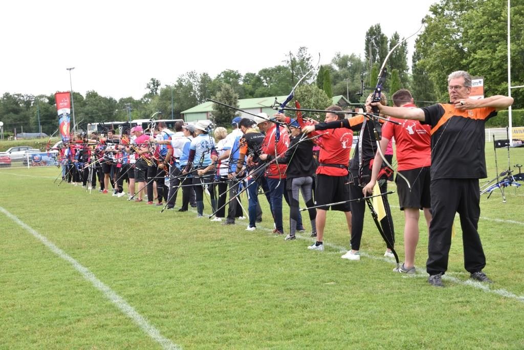 Archers sur le pas de tir du matin.JPG