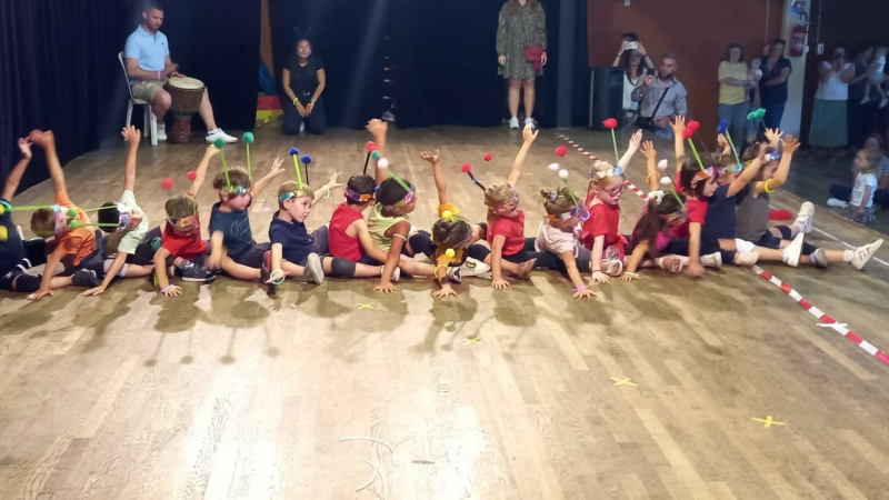 Spectacle de fin d'année de l'école maternelle : tous les habitants du jardin étaient sur scène !