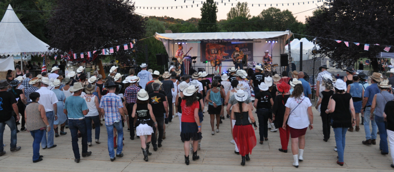 Festival country 2022 : les Backwest enflamment le parquet samedi soir !
