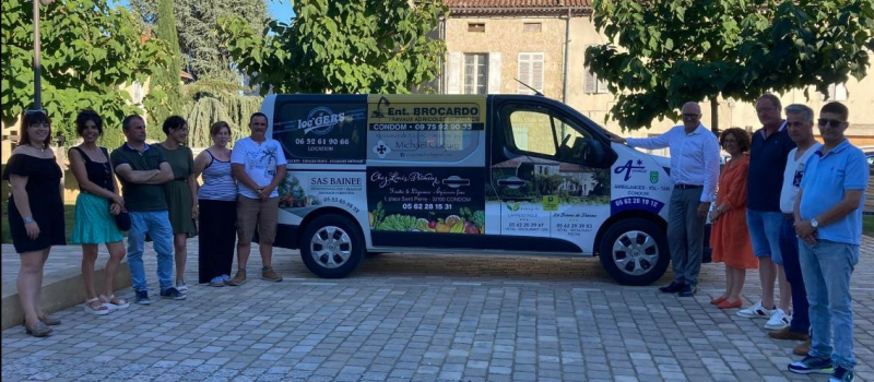 Un minibus pour les associations