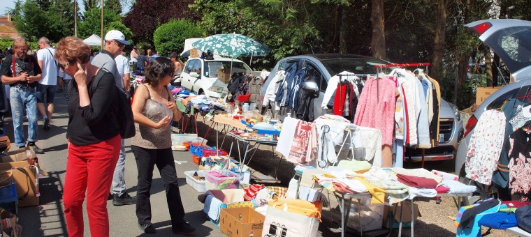 vide grenier.jpg