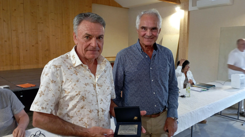 Remise de la médaille d’honneur au nom de la Communauté de Communes Val de Gers à Monsieur Thierry KAPFER