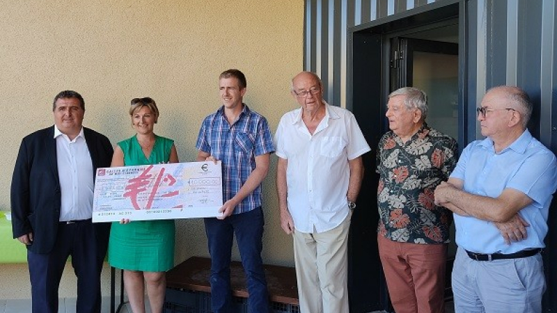La Caisse d’Epargne de Midi-Pyrénées remet 10 000 € à l’association "Un logement pour revivre"