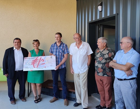 En présence de David TAUPIAC - Député de la deuxième circonscription du Gers ; Virginie VERDIER-CHOIN, Directrice Multisites CEMP ; Baptiste AUDRECHY, CEMP ; Roger LEFORT, Président de l'association ; Yvon MONTANE, ancien maire de Mauvezin et Alain BAQUE, maire de Mauvezin.