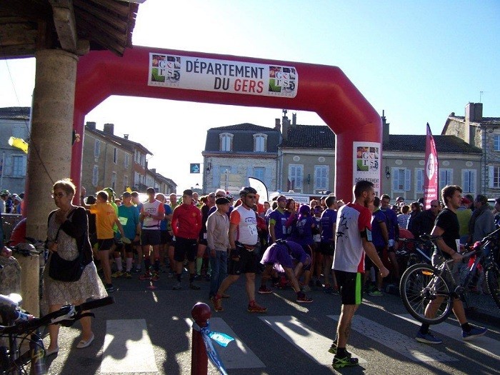 20171010004613N2KM.jpg