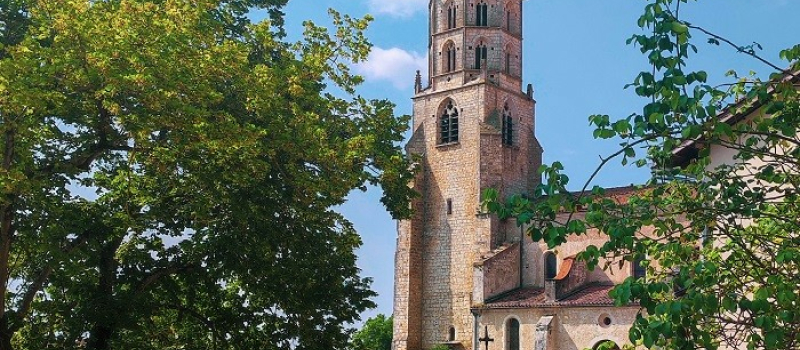 L’Office de Tourisme Bastides de Lomagne, au nord-est du département du Gers propose à partir du jeudi 11 aout un Escape Game « L’escapado deu Basilic », en plein air, dans le village de Mauvezin.