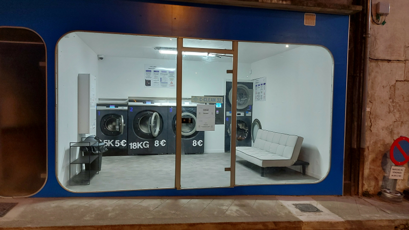 Une laverie automatique ouvre ses portes