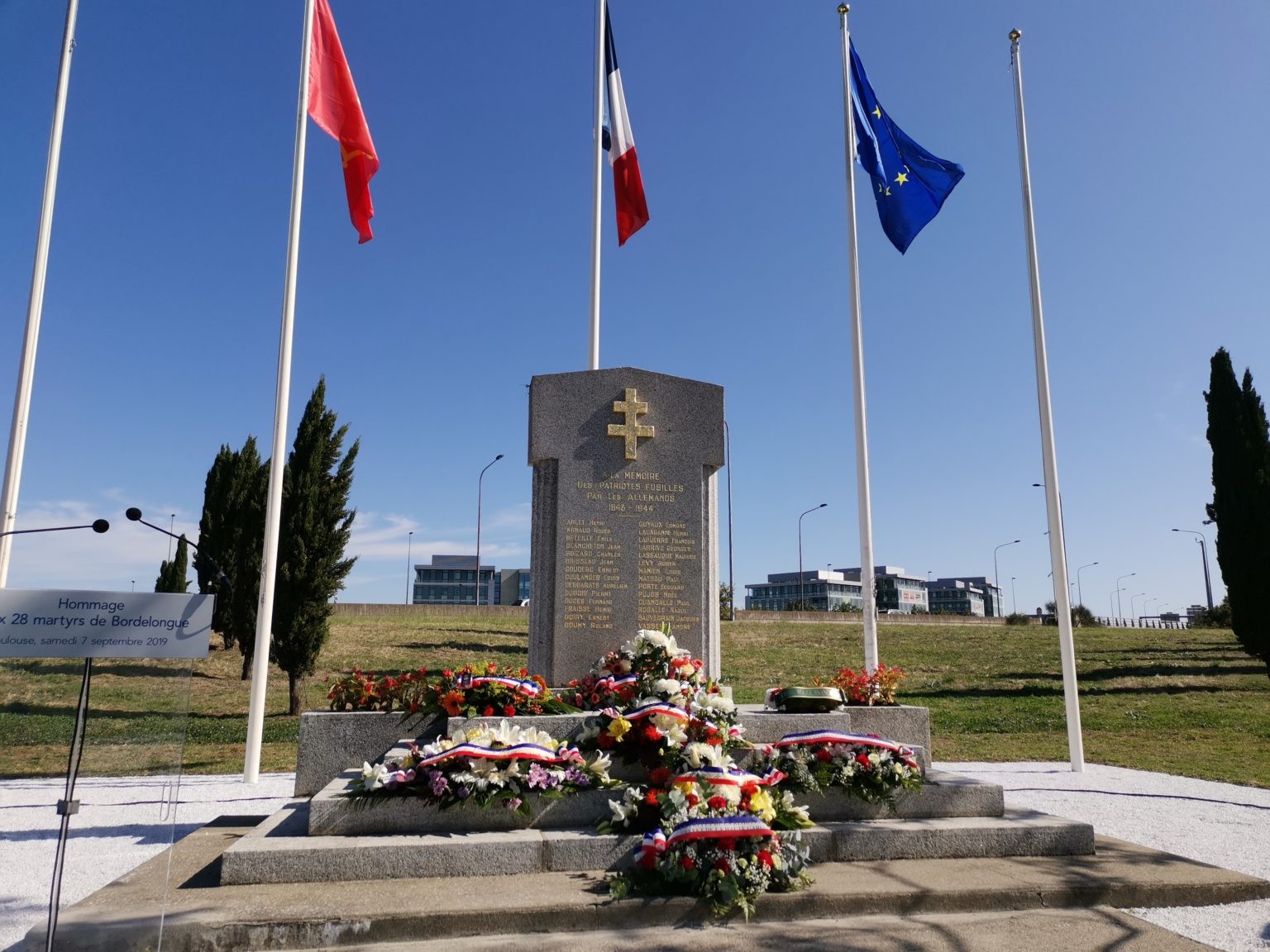 Stèle-des-Martyrs-de-Bordelongue-1536x1152.jpg