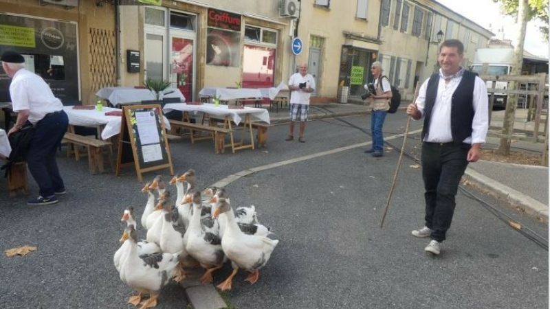 Les touristes étaient là mais plus l'esprit du Marcat de Beth Temps'A !