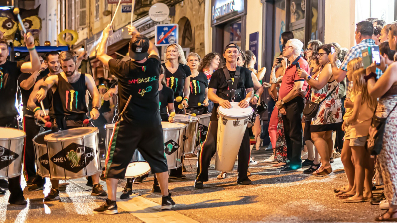 Somptueux et brillant défilé pour les fêtes de Nogaro