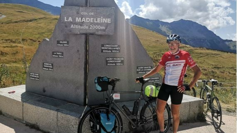 Exploit de Daniel Legars qui effectue le Tour de France en solitaire