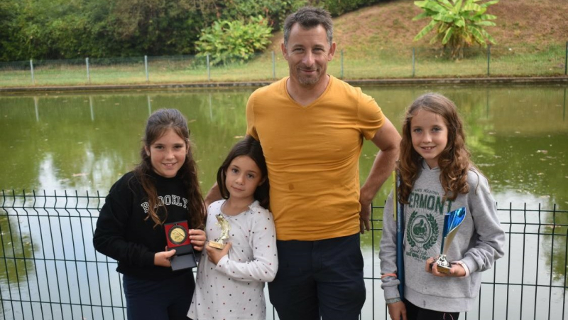12 enfants au concours de pêche