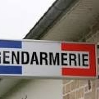 gendarmerie neon.jpg