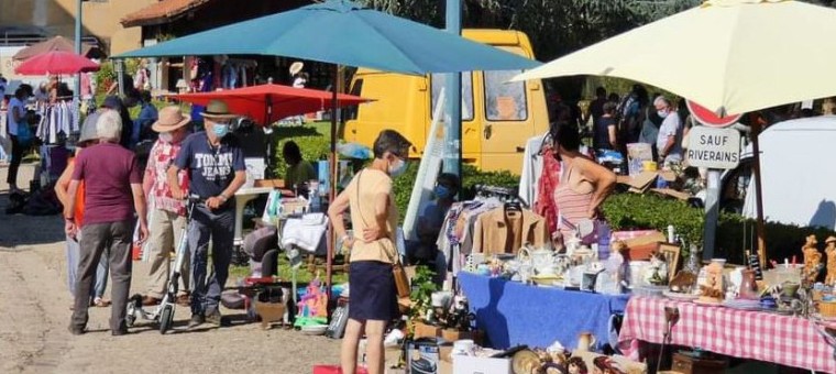 tillac vide grenier.jpg