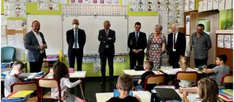 Jean-René Cazeneuve a fait sa rentrée scolaire à Pavie