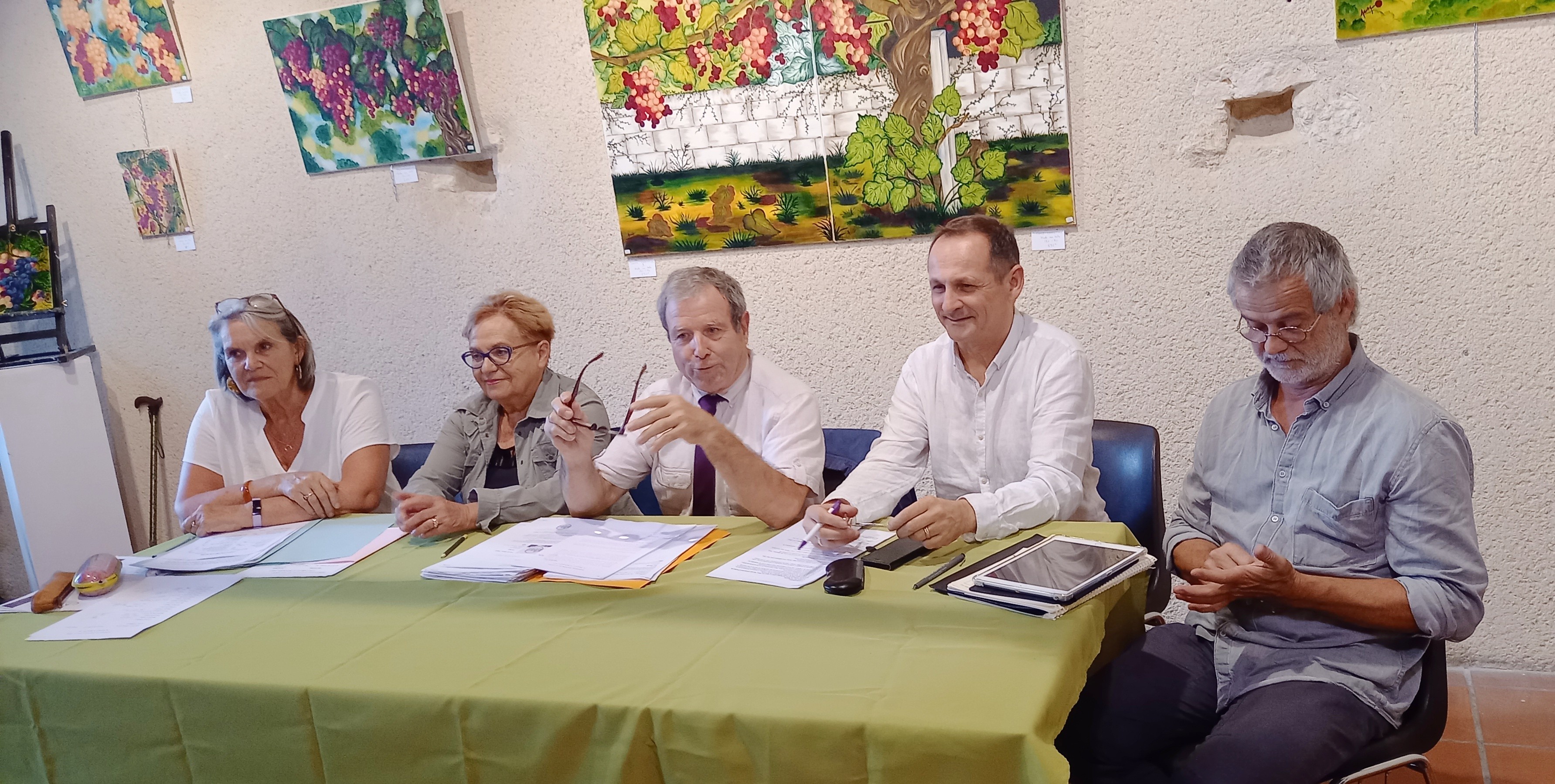 Le bureau lors de l'assemblée générale : Caroline Lecoq, Maïté Broca-Lannaud, Jean-Pierre Puyal, Philippe Cahuzac, Philippe Bret.