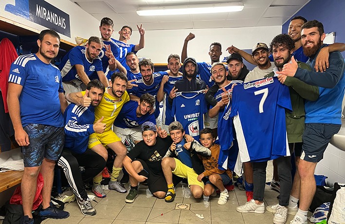 fcm Le vestiare en joie .jpeg