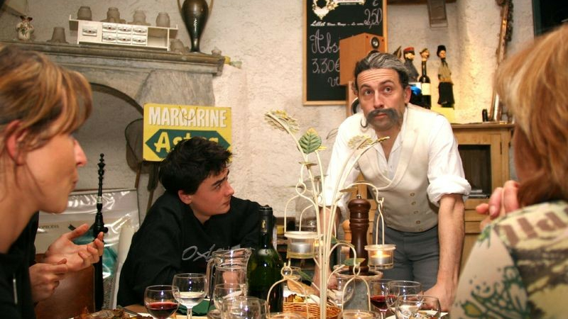 Soirée polar au café des sports : qui a assassiné le père Jean ?