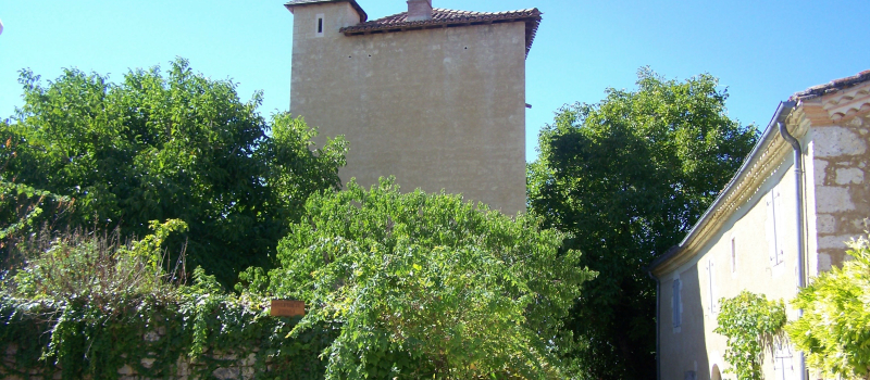 La Tour d'Homps et le Jardin de Jeanne ; une certaine nostalgie d'un passé retrouvé.