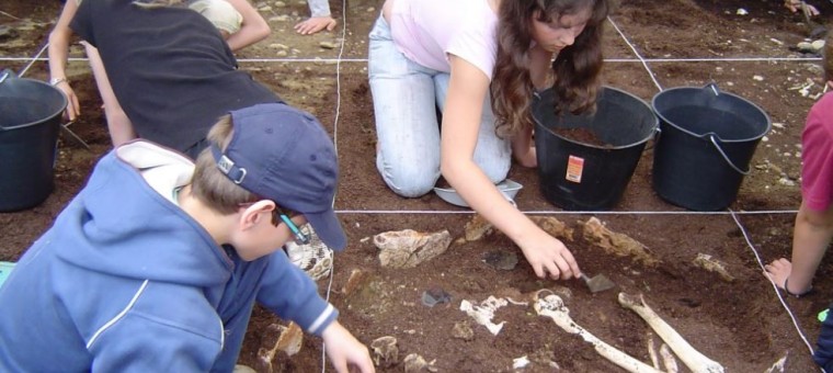 archéologie decouverte enfants.JPG