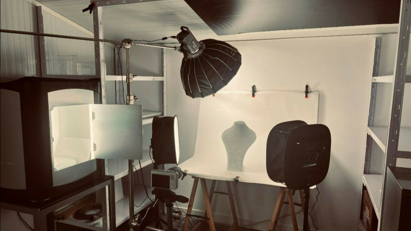 Studio photos à disposition à la Manufacture Générale Horlogère