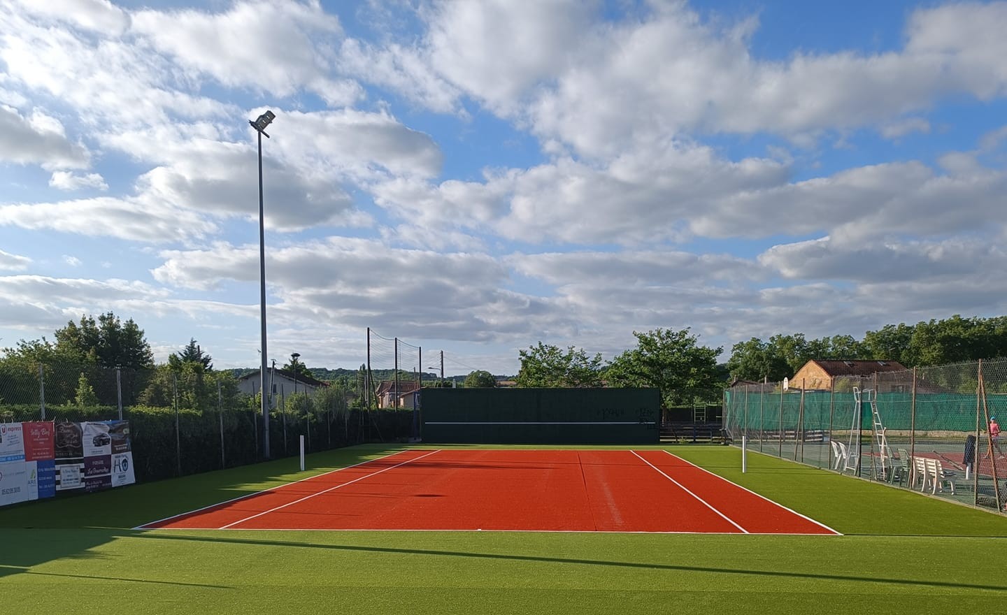 terrain de tennis.jpg