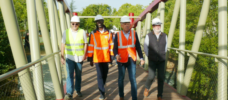 Une sixième passerelle posée sur le Gers