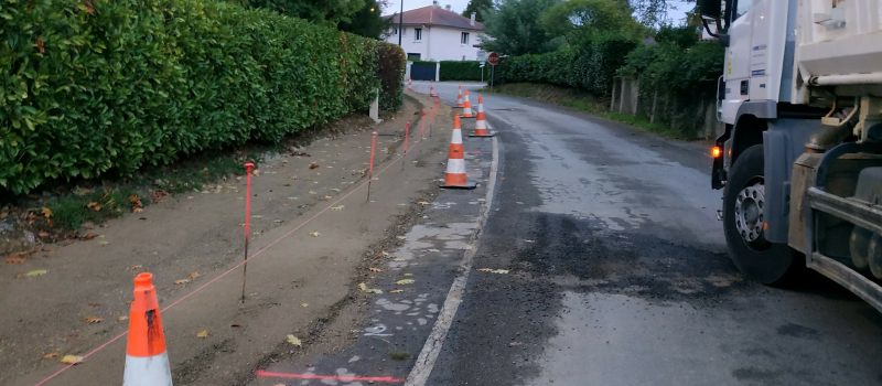 Les travaux sur le chemin de ronde avancent.