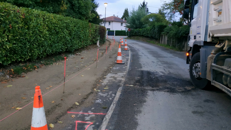 Les travaux sur le chemin de ronde avancent.
