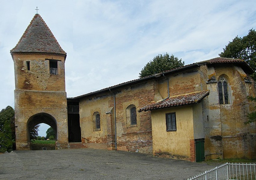 Clocher_et_église_de_Toujouse.jpg