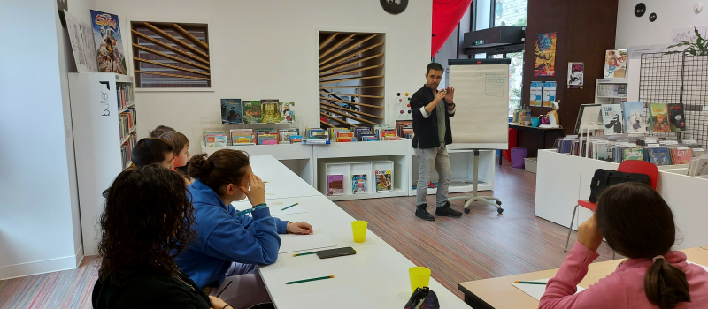 Un dimanche à la médiathèque avec un mangaka tarbais, Mickaël Almodovar !