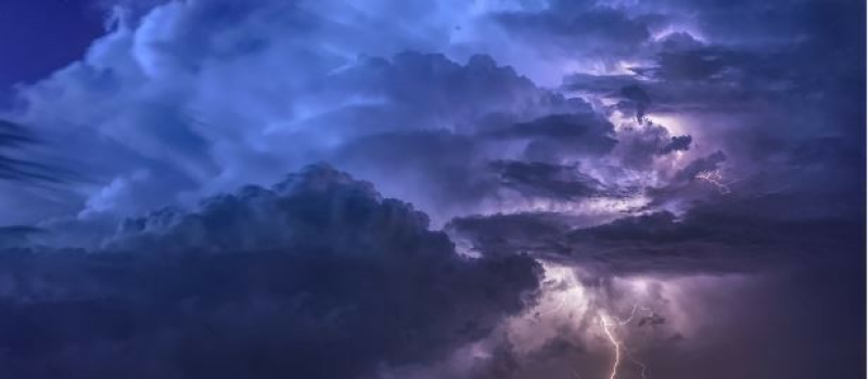 Mini-tempête avec de gros dégâts et accidents de la ciculation