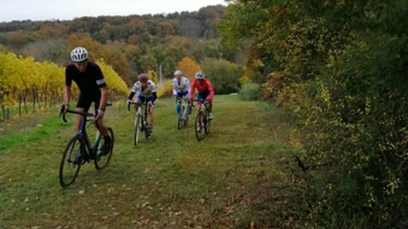 Les cyclos-crossman des vignes en selle