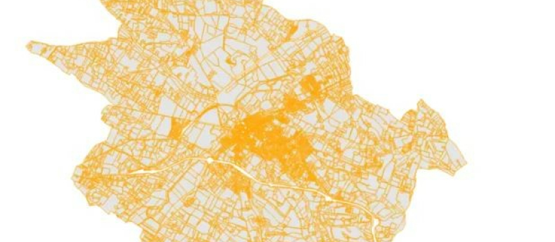 Passage du technicien géomètre du cadastre.