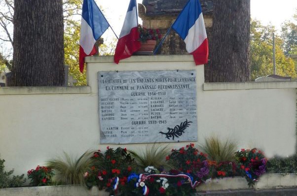 monument panassac.JPG
