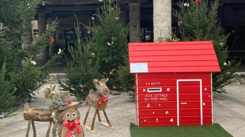 La boite aux lettres du père Noël à Mauvezin !