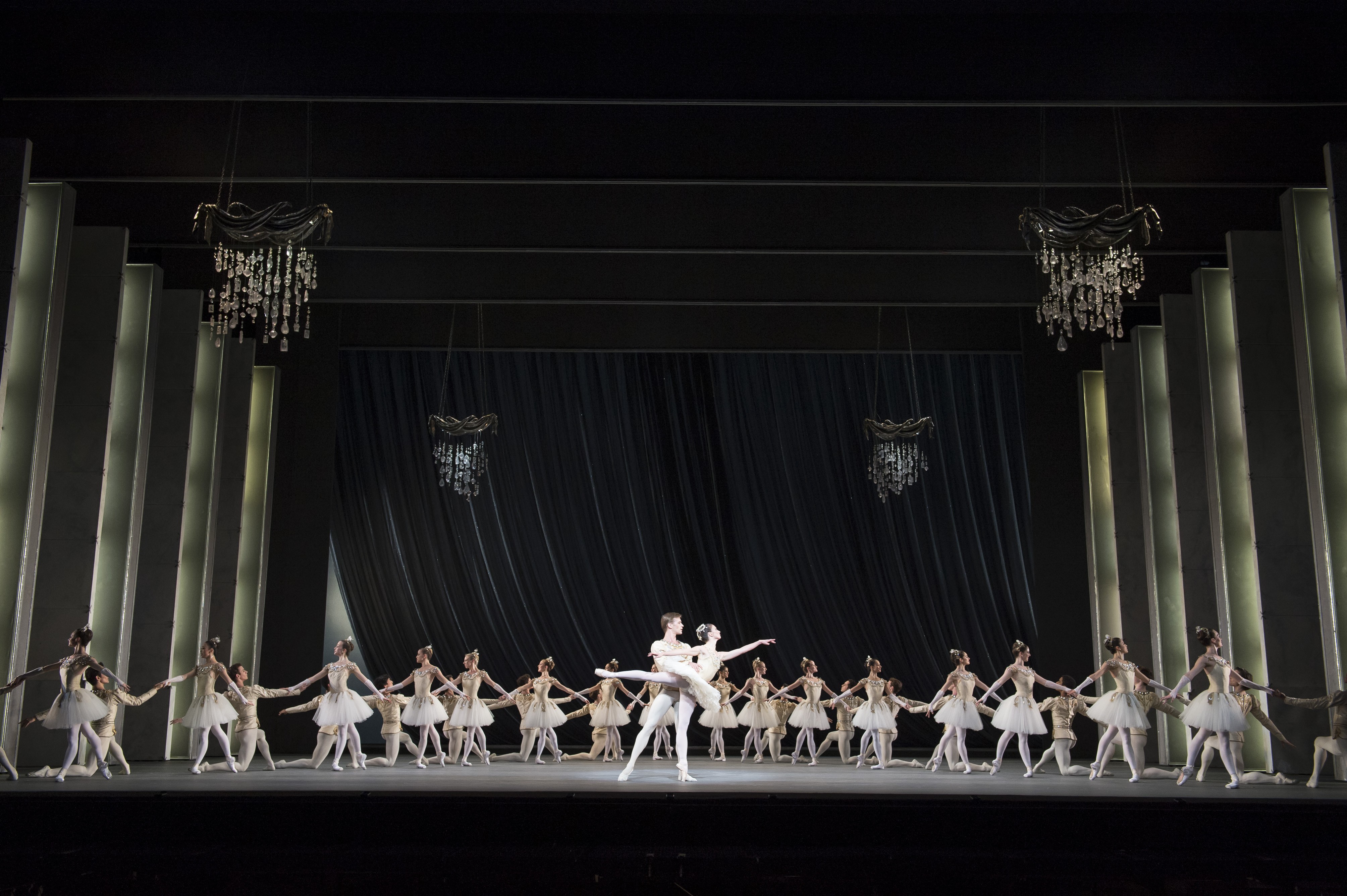 Artists of The Royal Ballet in Diamonds © ROH Bill Cooper, 2012