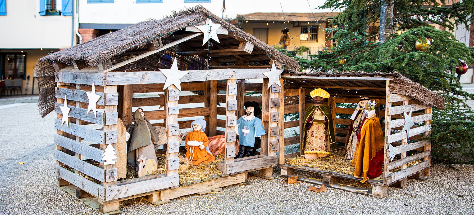 0 Crèche du marché de Noël de Lupiac 1bis 101222.jpg