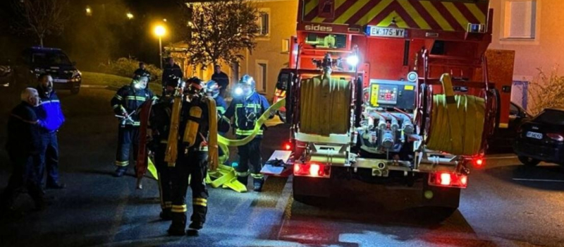 Une maison la proie des flammes