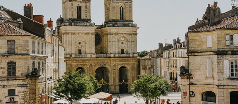 Cathédrale sens dessus dessous