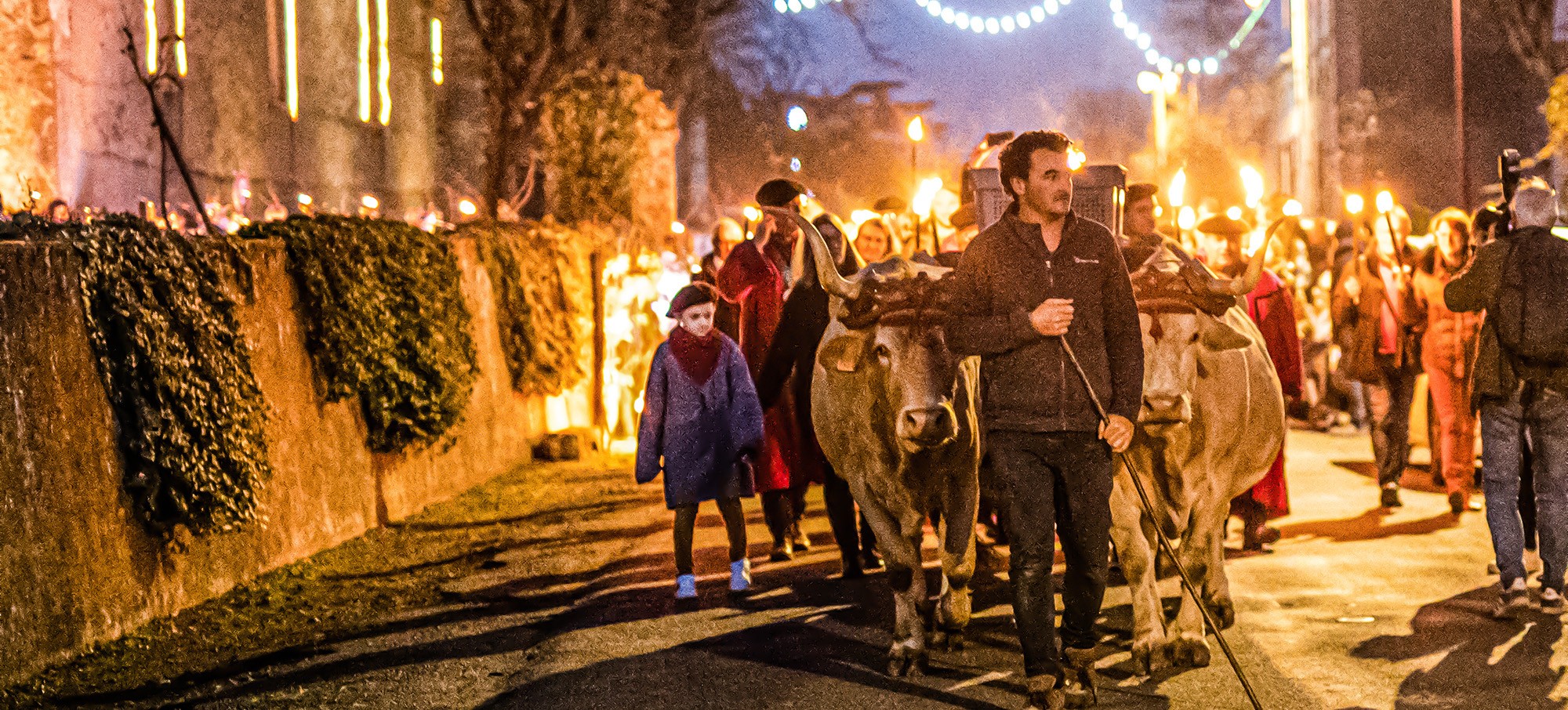 0 Cortège vers la vigne 1bis311222 copie.jpg