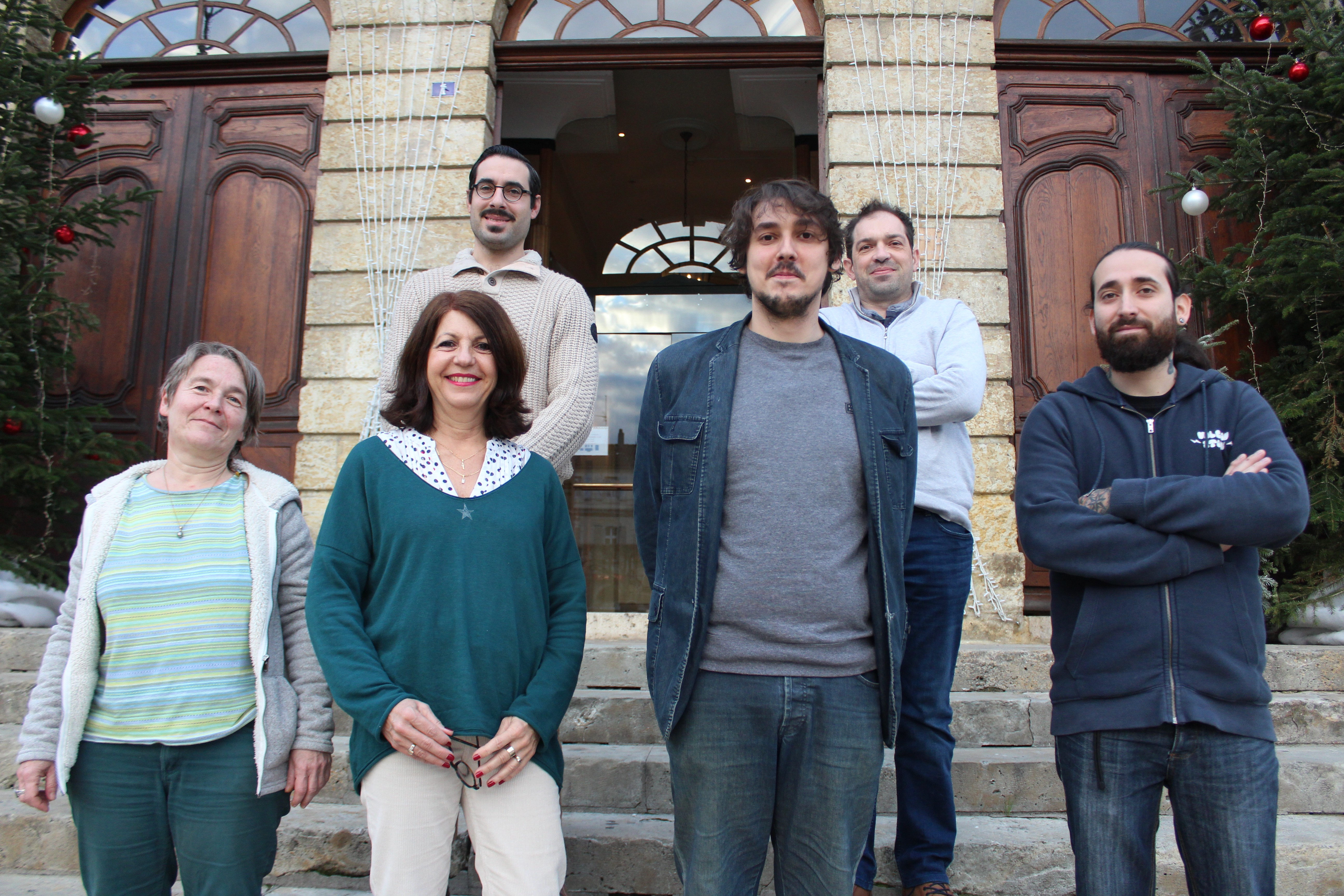 Les agents recenseurs (de gauche à droite sur la photo) : Sylvie DI COSTANZO, Guillaume COUTURIER, Brigitte FAVERY, Christophe MAFFRE, Théo BUREN, Romain CAVÉ.